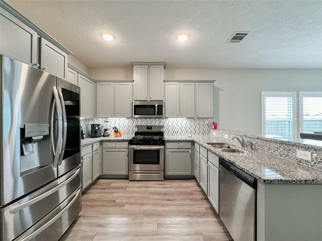 727 Road 5105, Cleveland, TX 77327