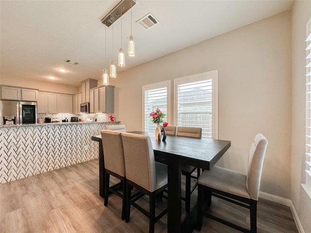 727 Road 5105, Cleveland, TX 77327