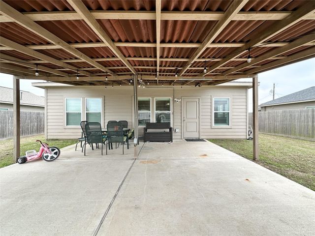 727 Road 5105, Cleveland, TX 77327