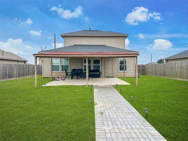727 Road 5105, Cleveland, TX 77327