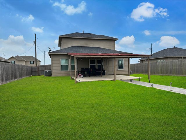 727 Road 5105, Cleveland, TX 77327