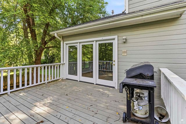 1000 Stratford Circle, Manhattan, KS 66503