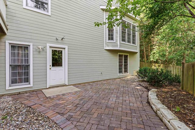 1000 Stratford Circle, Manhattan, KS 66503