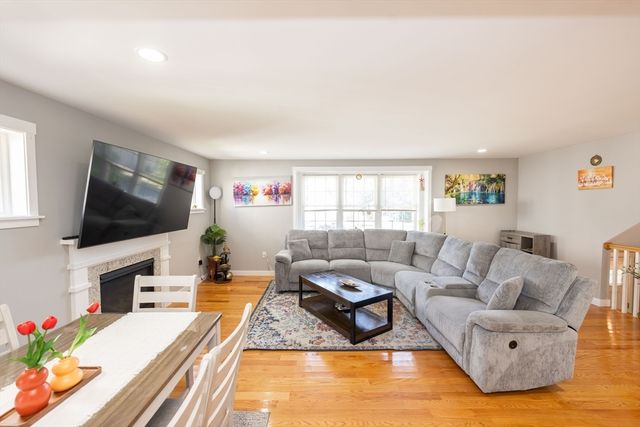 18 Craftsman Ct 16, Grafton, MA 01560