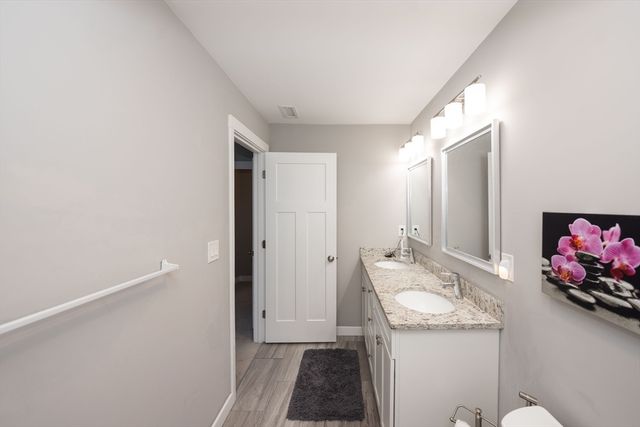 18 Craftsman Ct 16, Grafton, MA 01560