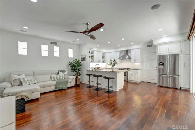 515 20th Street, Huntington Beach, CA 92648