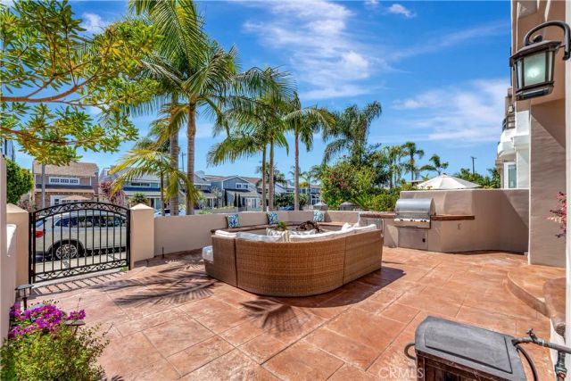 515 20th Street, Huntington Beach, CA 92648