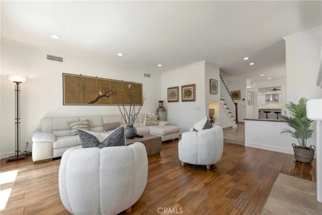 515 20th Street, Huntington Beach, CA 92648
