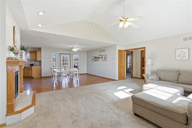 3708 Richmond Drive, Leavenworth, KS 66048