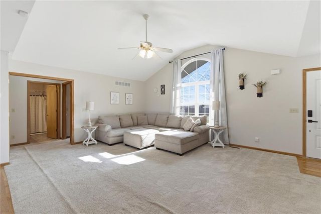 3708 Richmond Drive, Leavenworth, KS 66048