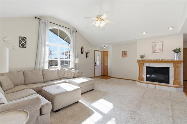 3708 Richmond Drive, Leavenworth, KS 66048