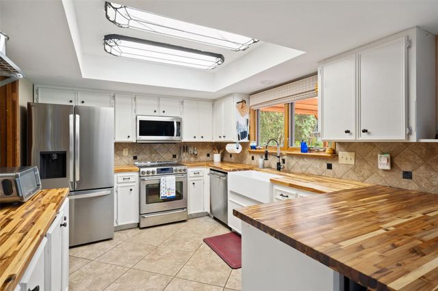 9905 Murmuring Creek DR, Austin, TX 78736