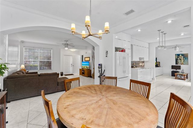 16102 Opal Creek Dr, Weston, FL 33331