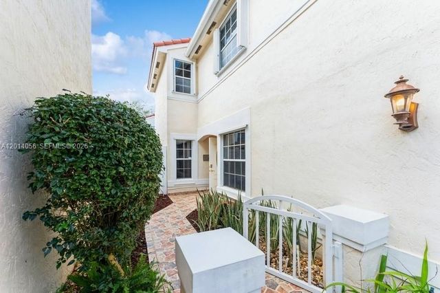 926 Opal Ter, Weston, FL 33326