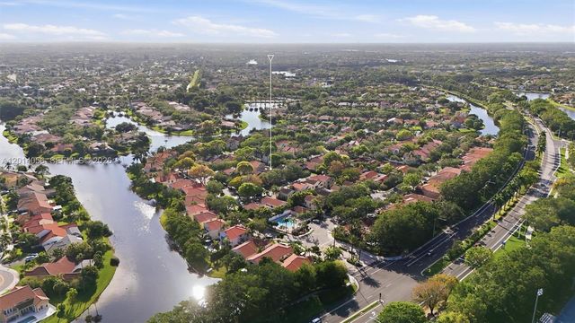 926 Opal Ter, Weston, FL 33326