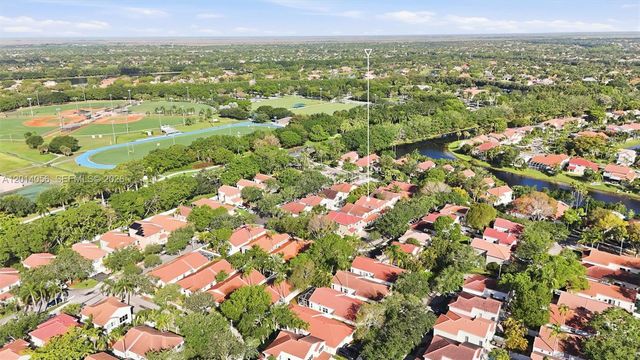 926 Opal Ter, Weston, FL 33326