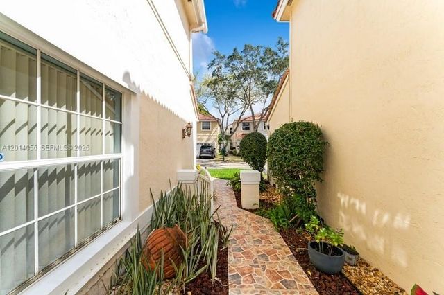 926 Opal Ter, Weston, FL 33326
