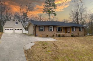 240 Sunrise SE Circle, Calhoun, GA 30701