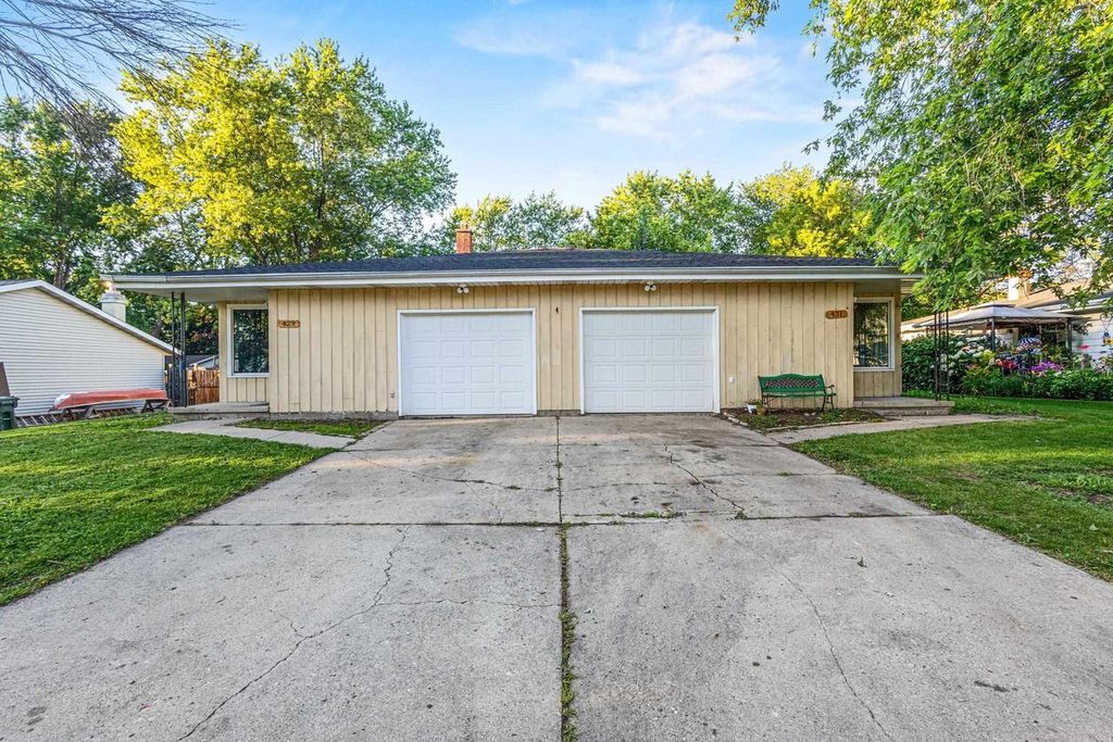 429 S ST BERNARD DRIVE, De Pere, WI 54115