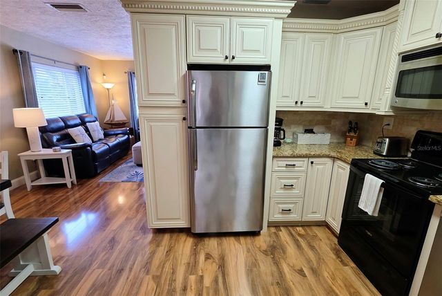 2442 WOOD STREET, Sarasota, FL 34237