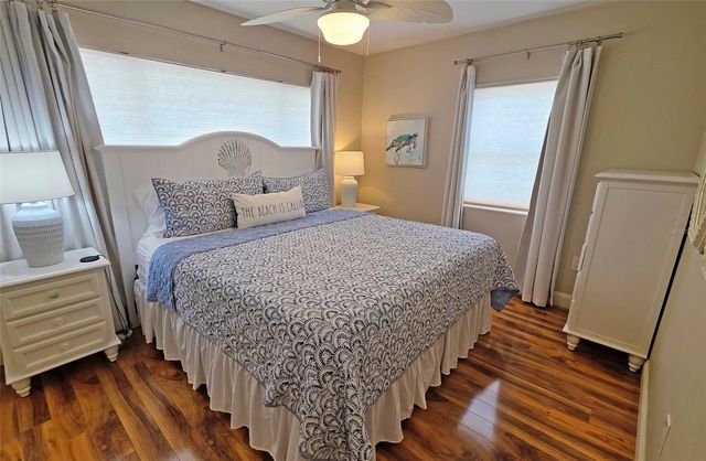 2442 WOOD STREET, Sarasota, FL 34237