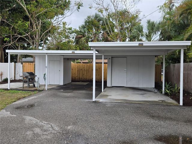 2442 WOOD STREET, Sarasota, FL 34237