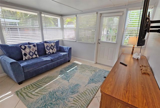 2442 WOOD STREET, Sarasota, FL 34237