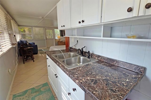 2442 WOOD STREET, Sarasota, FL 34237