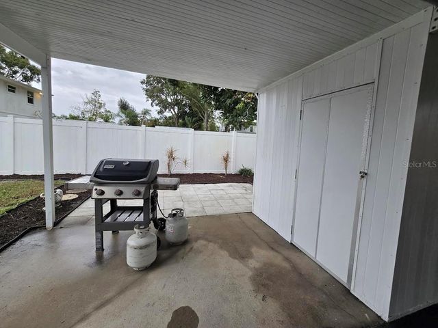 2442 WOOD STREET, Sarasota, FL 34237