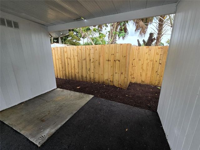 2442 WOOD STREET, Sarasota, FL 34237