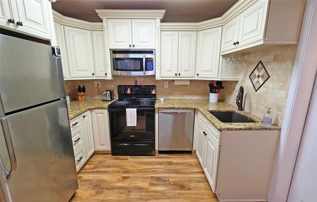 2442 WOOD STREET, Sarasota, FL 34237