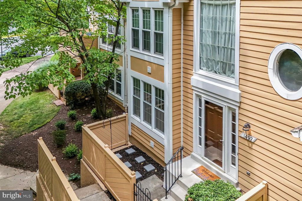 1497 CHURCH HILL PL, Reston, VA 20194