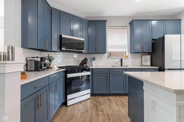 1282 Fairfax Manor Drive, Carmel, IN 46032