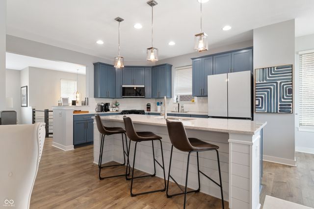 1282 Fairfax Manor Drive, Carmel, IN 46032