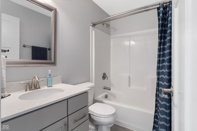 1282 Fairfax Manor Drive, Carmel, IN 46032