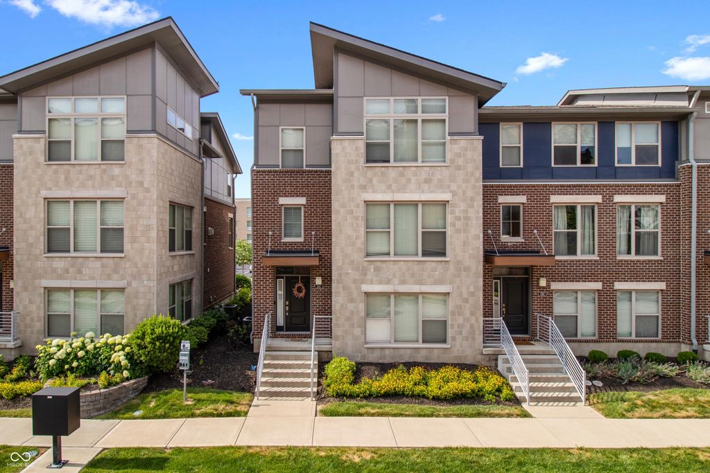 1282 Fairfax Manor Drive, Carmel, IN 46032