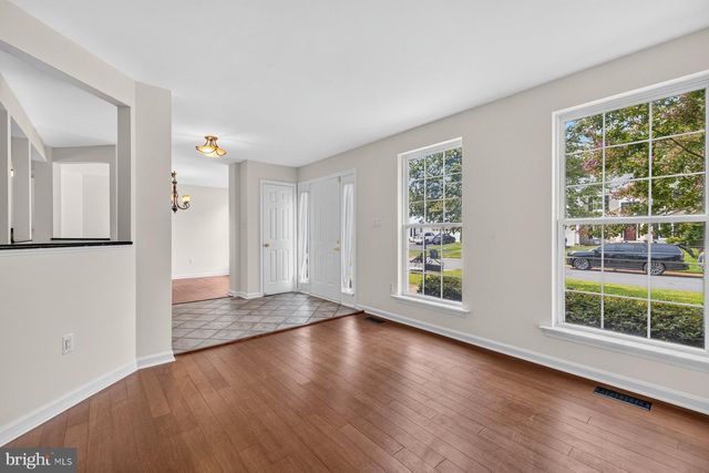 10095 POST OAK TER, Manassas, VA 20110
