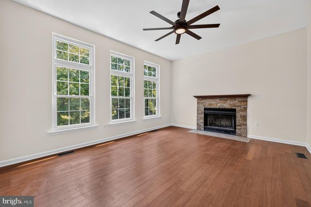 10095 POST OAK TER, Manassas, VA 20110