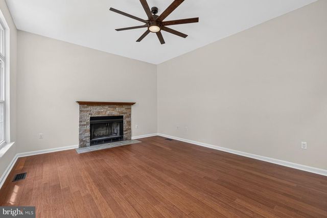 10095 POST OAK TER, Manassas, VA 20110