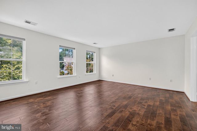 10095 POST OAK TER, Manassas, VA 20110