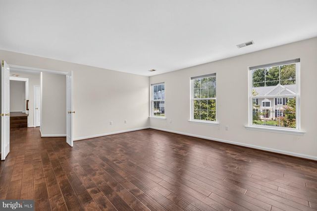 10095 POST OAK TER, Manassas, VA 20110
