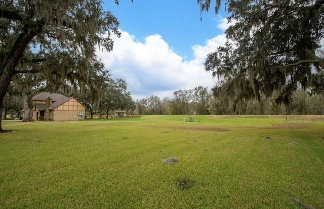 2232 Ridgewood, West Columbia, TX 77486