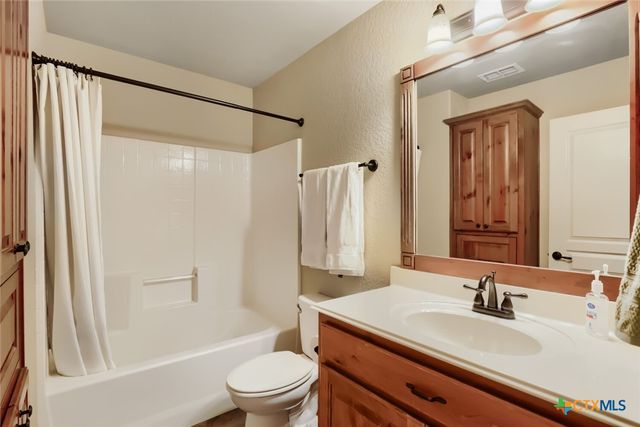 2262 Sun Chase Boulevard, New Braunfels, TX 78130