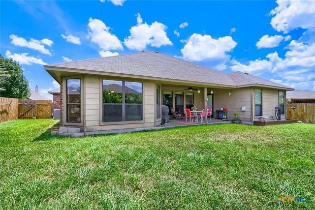 2262 Sun Chase Boulevard, New Braunfels, TX 78130