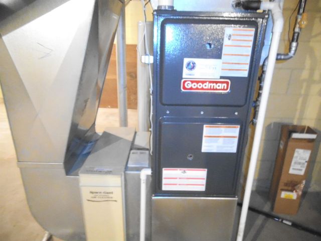 911 S Powell Road, Essexville, MI 48732