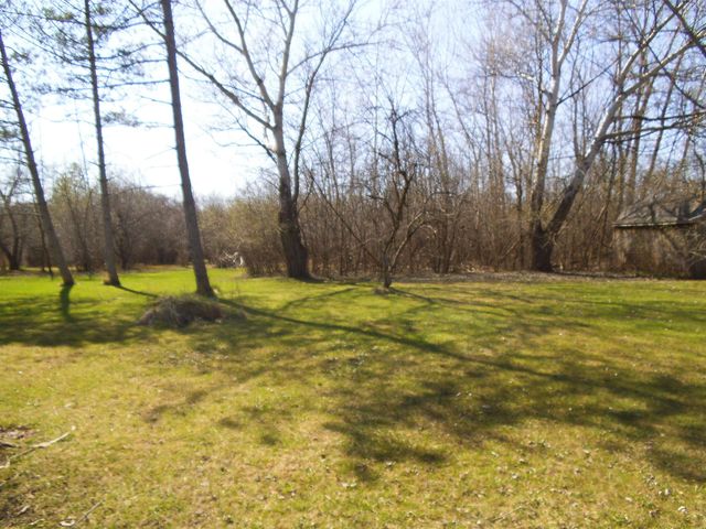 911 S Powell Road, Essexville, MI 48732