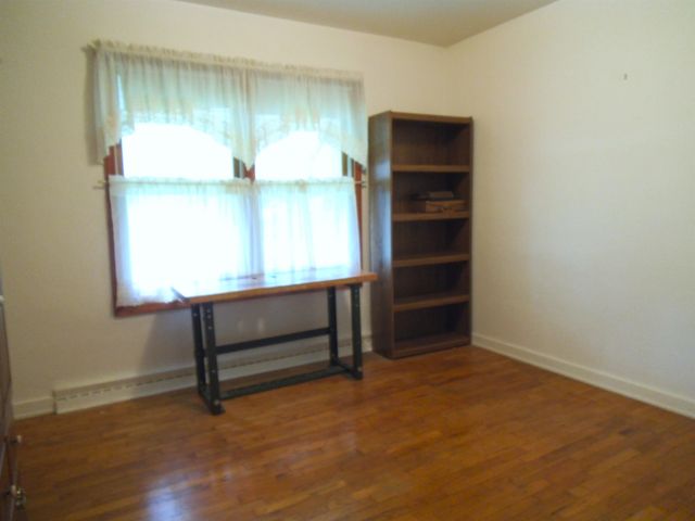 911 S Powell Road, Essexville, MI 48732