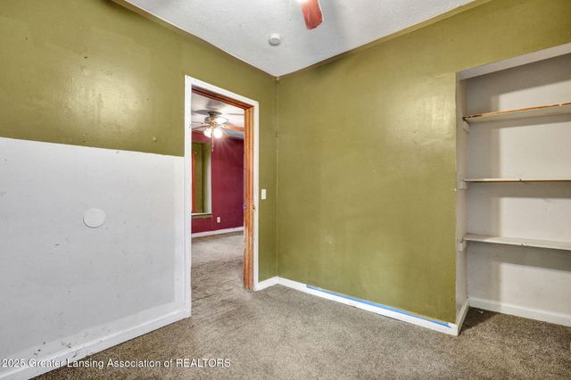 910 S Holmes Street, Lansing, MI 48912