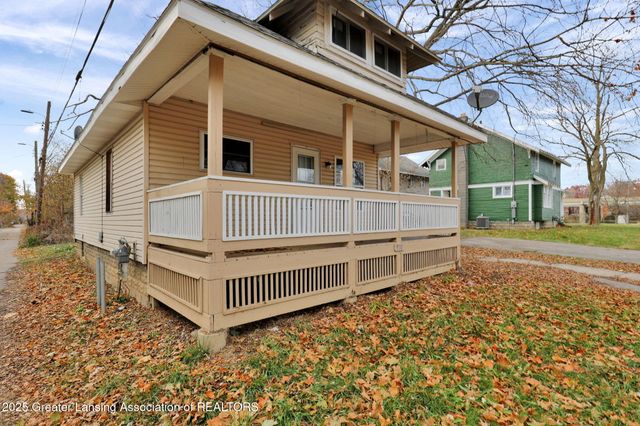 910 S Holmes Street, Lansing, MI 48912