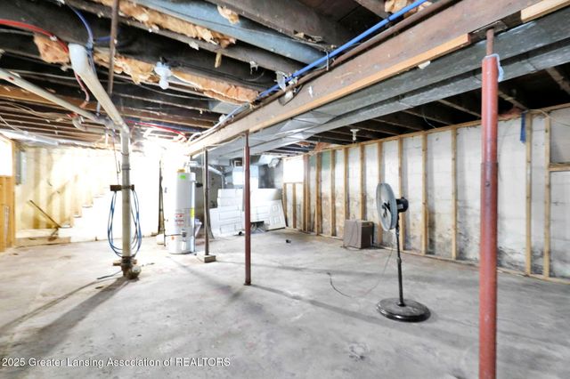 910 S Holmes Street, Lansing, MI 48912